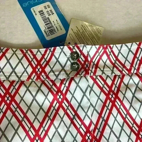 GG blue golf skirt with under shorts. Red plaid Size 10 NWT skirt - Picture 4 of 13